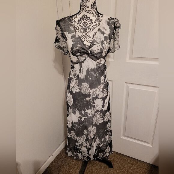 D.B.Y. stunning floral dress - Picture 1 of 7